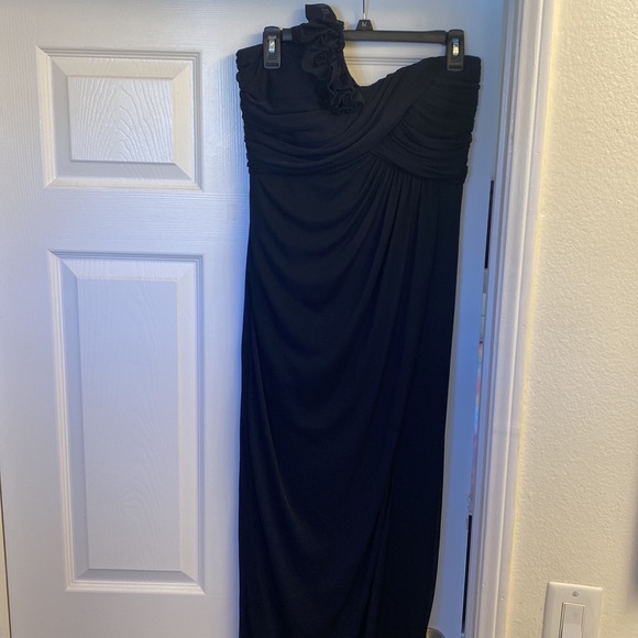 Formal and Elegant Dress Size 10 - Picture 11 of 14